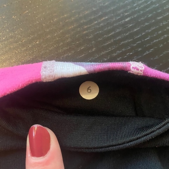 Lululemon 2.5 Inch Reversible Short - Picture 2 of 7